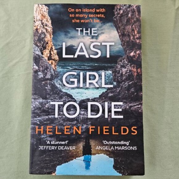 The Last Girl to Die - Helen Fields - Paperback - Picture 1 of 7